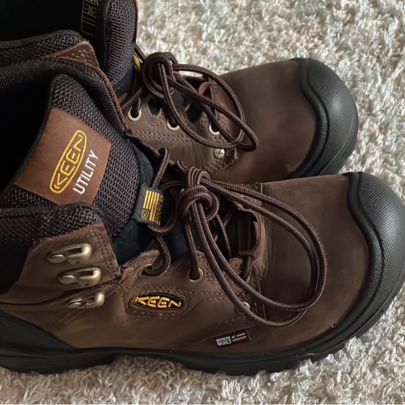 KEEN Men's Dark Brown Utility Boots - Picture 1 of 4